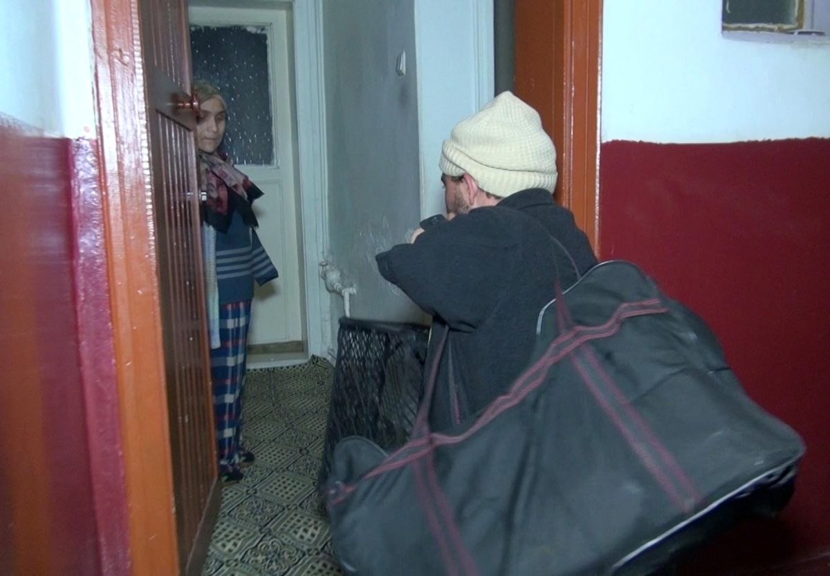 Erzurum'da vatandaş, sokakta kazandığı parayla ev satın aldı