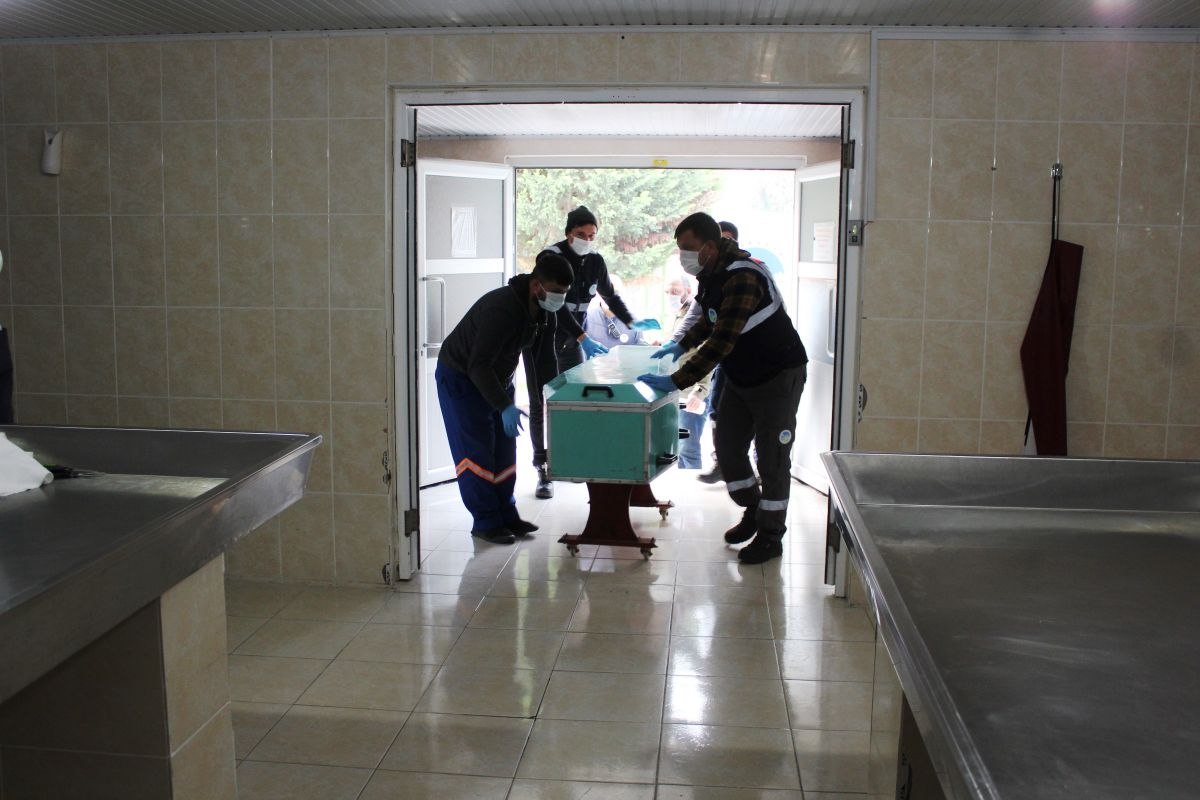 Sakarya'da gassallar, koronavirüse karşı tedbirli