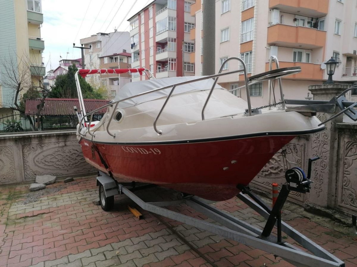 Kocaeli'deki tekneye 'Covid-19' ismi verildi