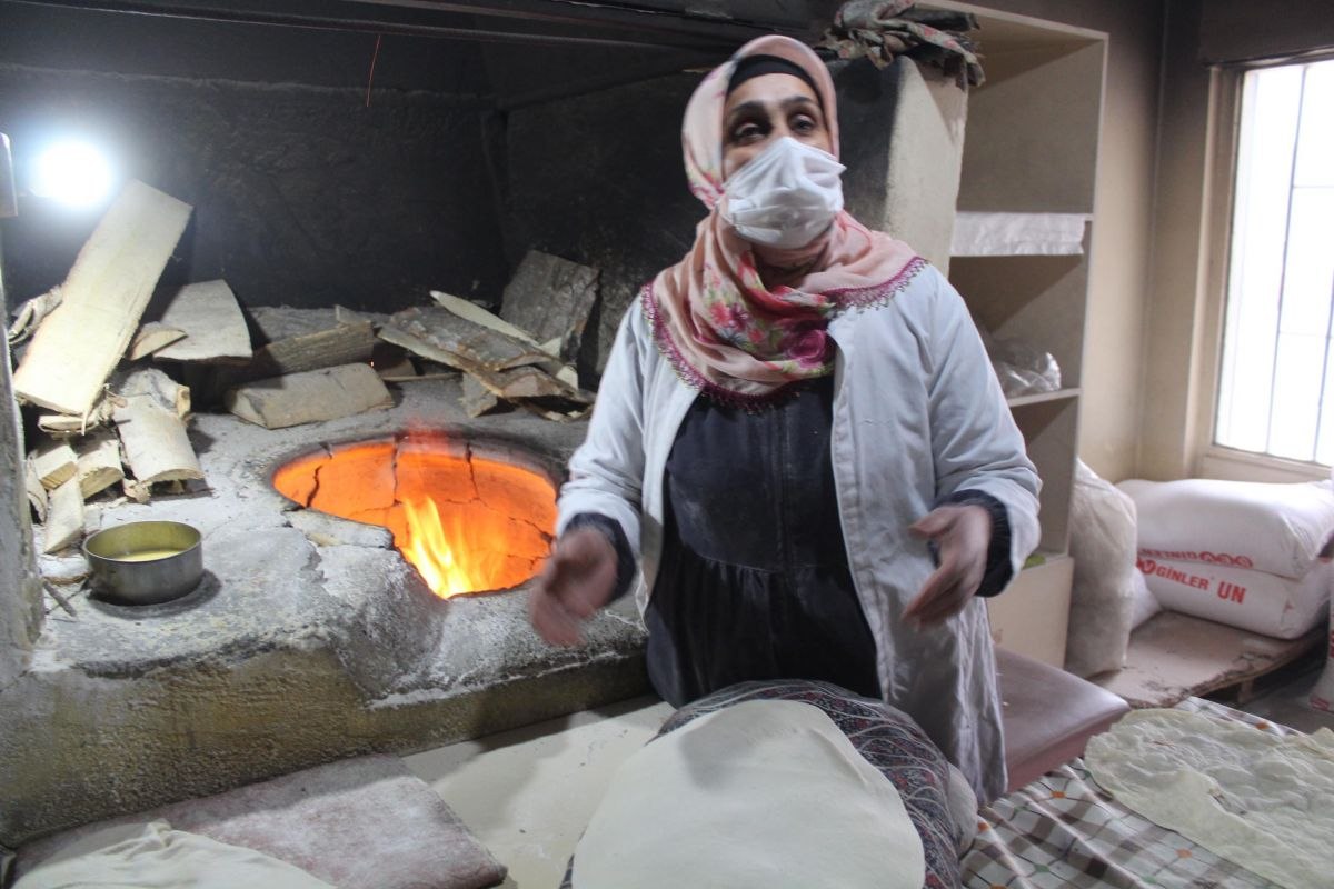 Iğdır'da destekle tandır kurup, lavaş satmaya başladılar
