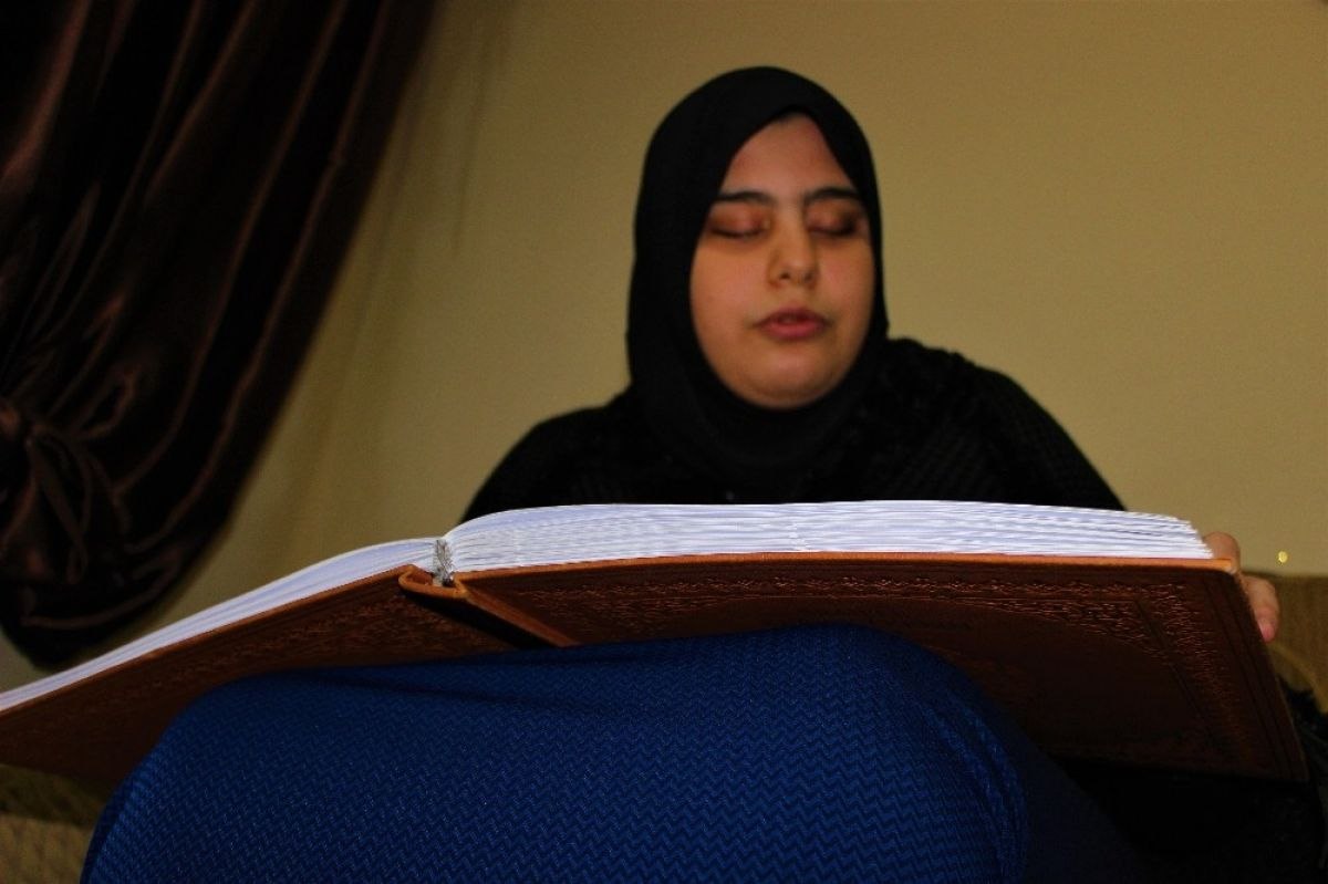 Kocaeli'de 15 yaşındaki görme engelli kız 6 ayda hafız oldu