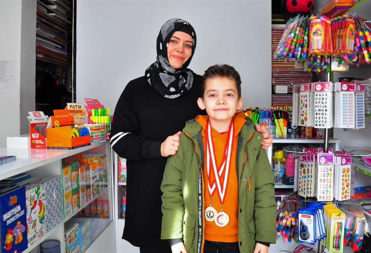 10 yaşındaki Ömer Faruk, matematikte Türkiye 1'incisi oldu