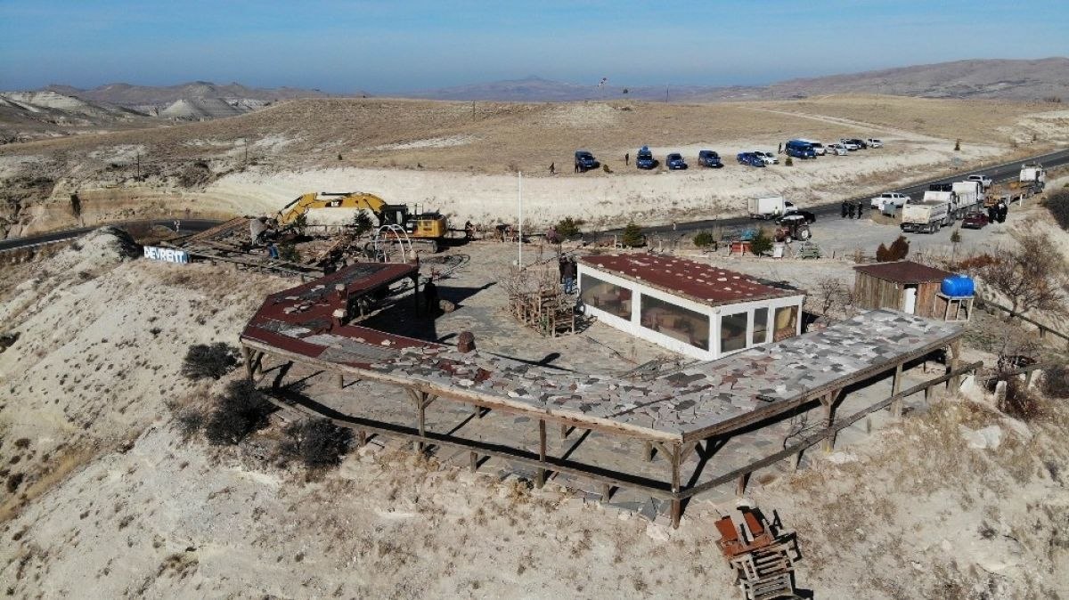 Kapadokya’da kaçak yapılar yıkılıyor