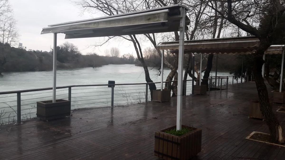 Manavgat Şelalesi'nde su seviyesi yükseldi