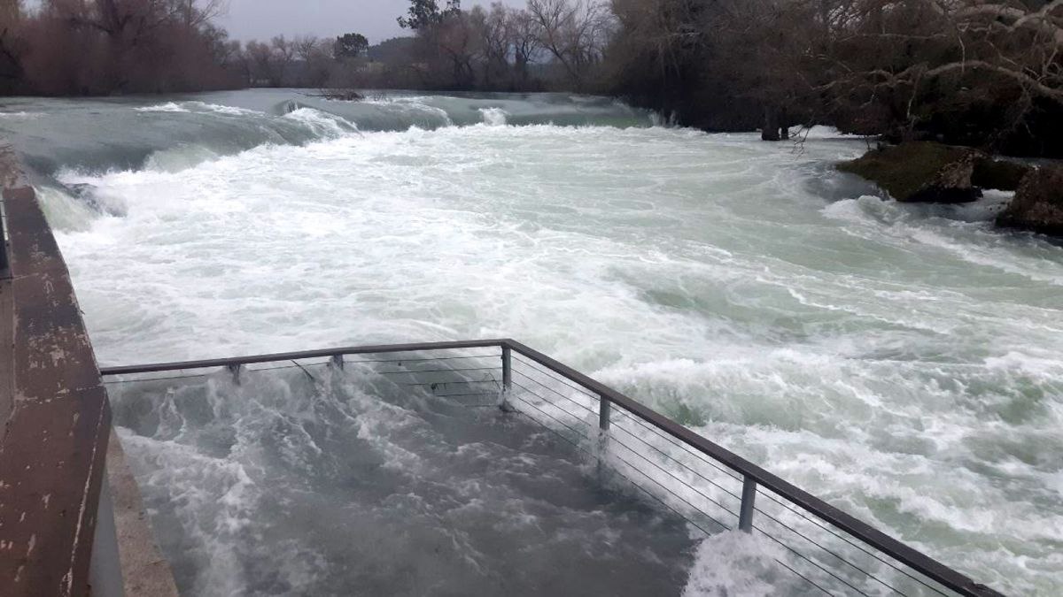 Manavgat Şelalesi'nde su seviyesi yükseldi