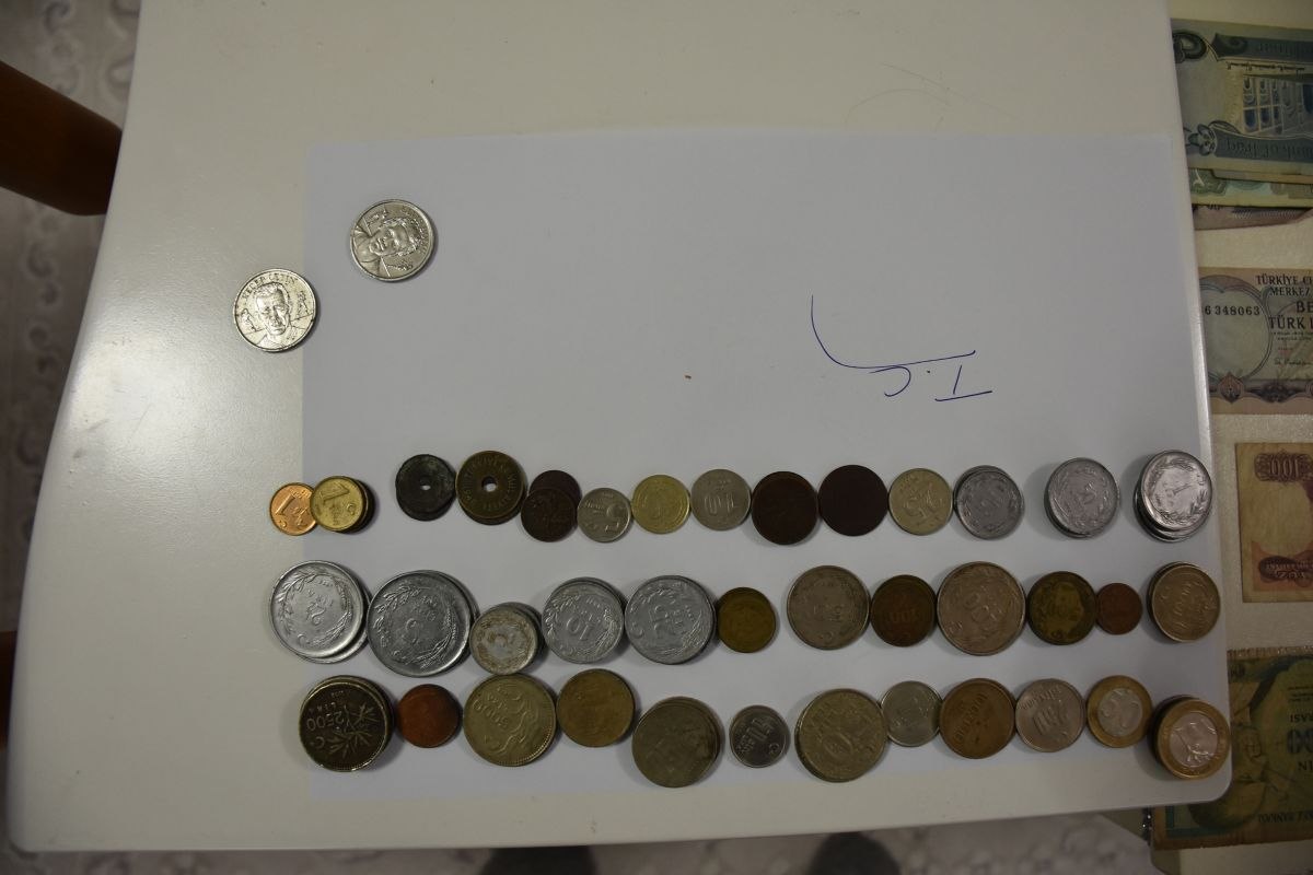 Batman'da 250 parça eski paraya 50 bin TL harcadı