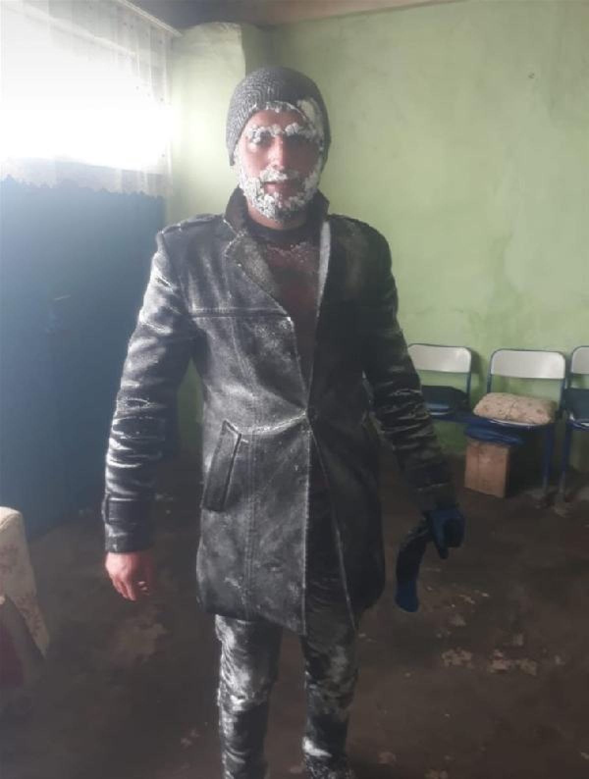Kars'ta, tipide mahsur kalan öğretmenleri köylüler kurtardı