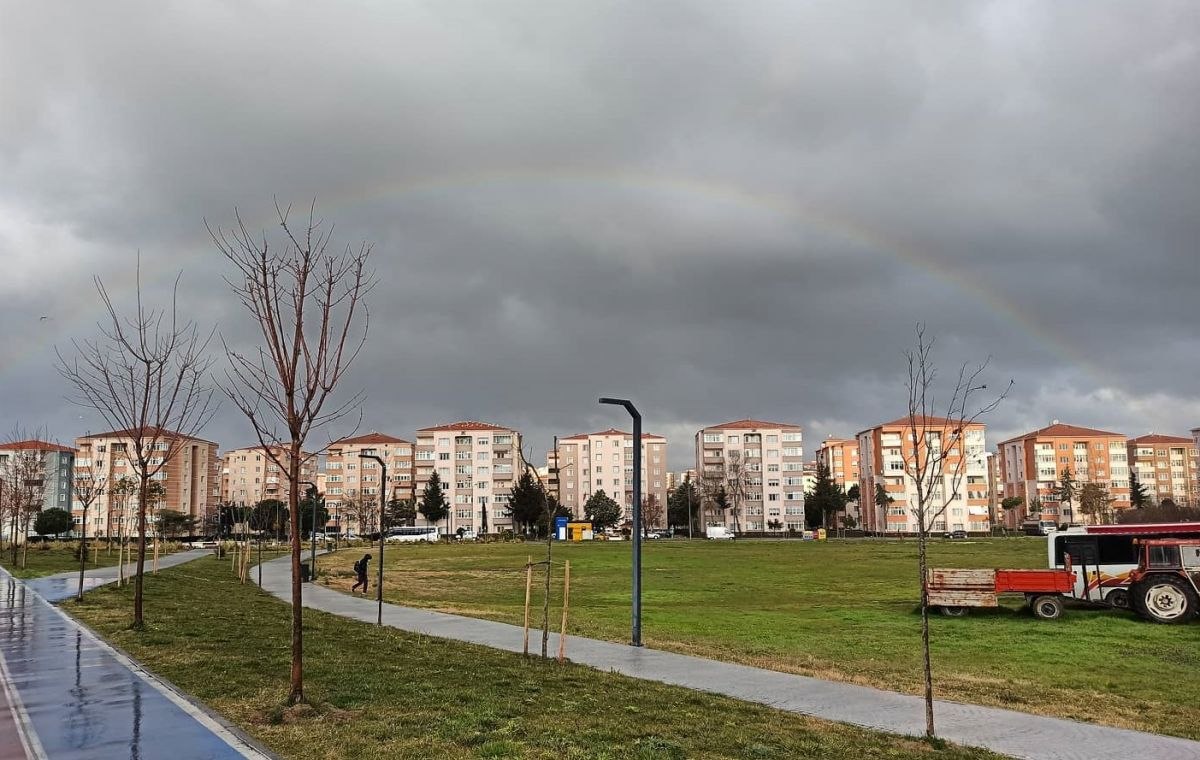 Silivri'de sağanak sonrası gökkuşağı çıktı