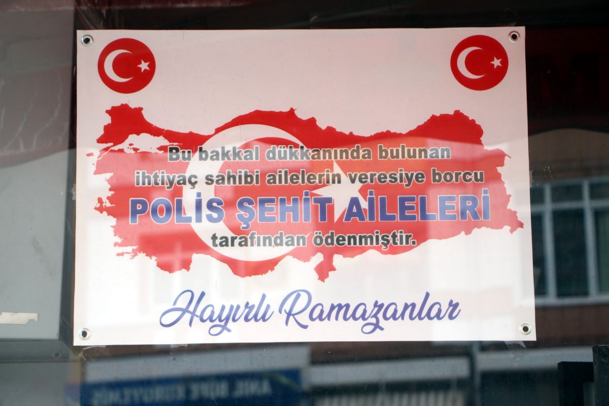 Tokat'ta şehit yakınları, 50 ailenin bakkal borcunu kapattı