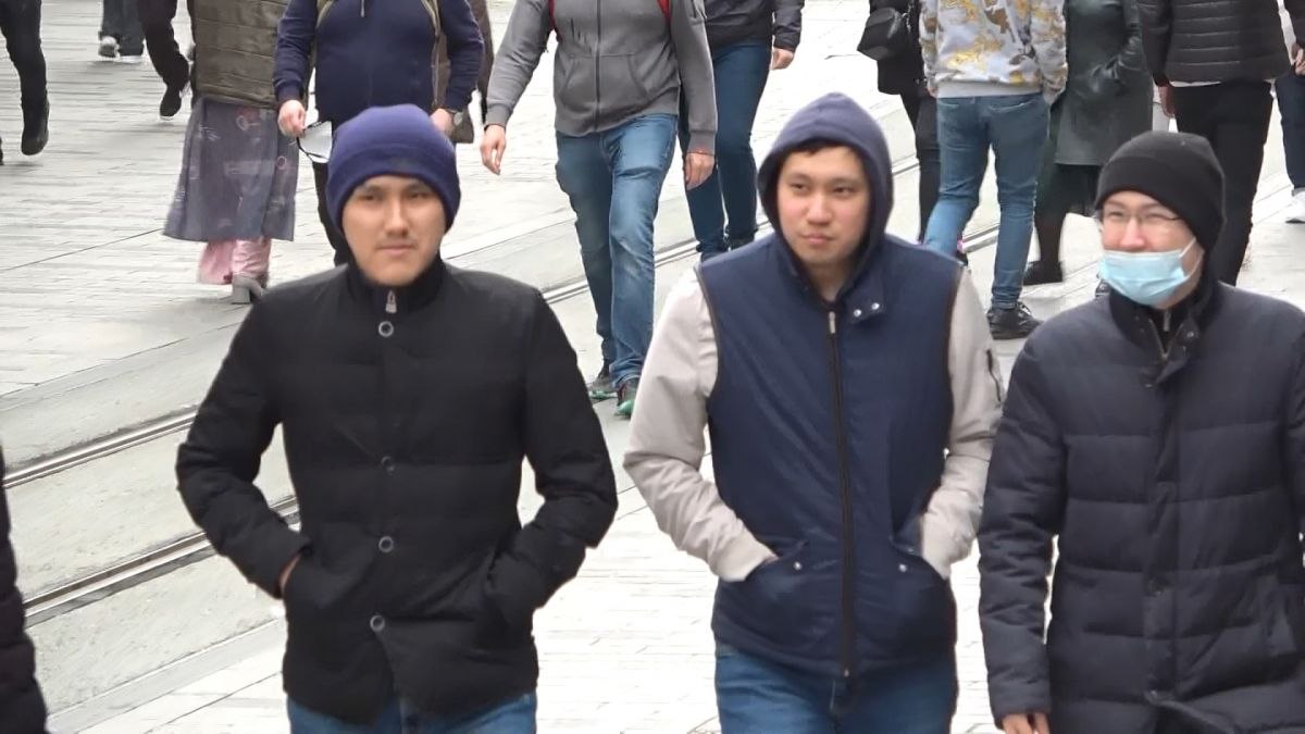 İstiklal Caddesi’nde pazar yoğunluğu