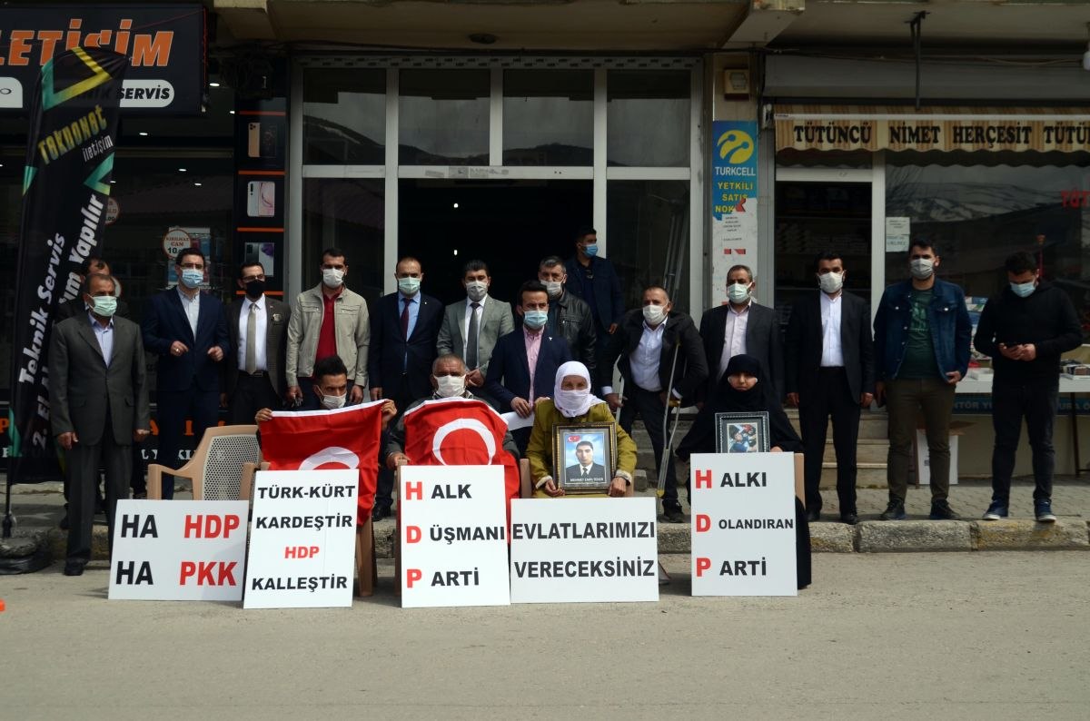 Muş'taki annelerin 'evlat nöbeti' devam ediyor