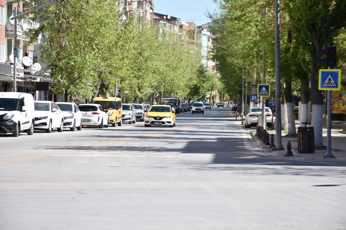 Malatya'da sokaklar, kısıtlama nedeniyle boş kaldı