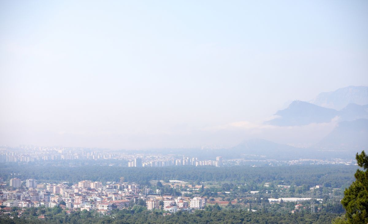 Antalya nem bulutları arasında kayboldu