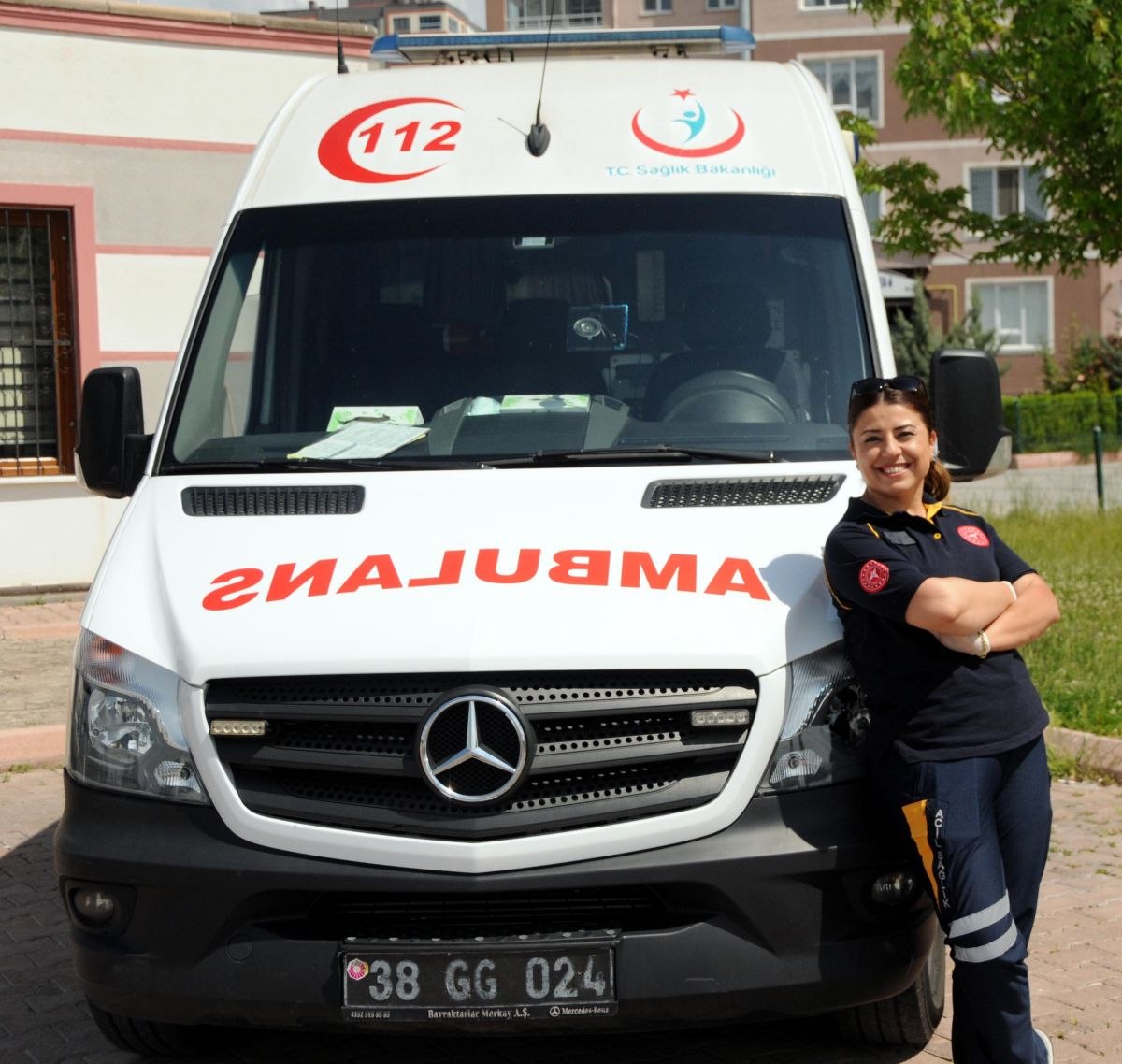 Kayseri'nin tek kadın ambulans şoförü, görenleri şaşırtıyor