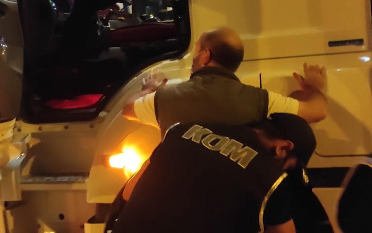 Bursa'da 2 buçuk milyon değerinde kaçak makaron ele geçirildi