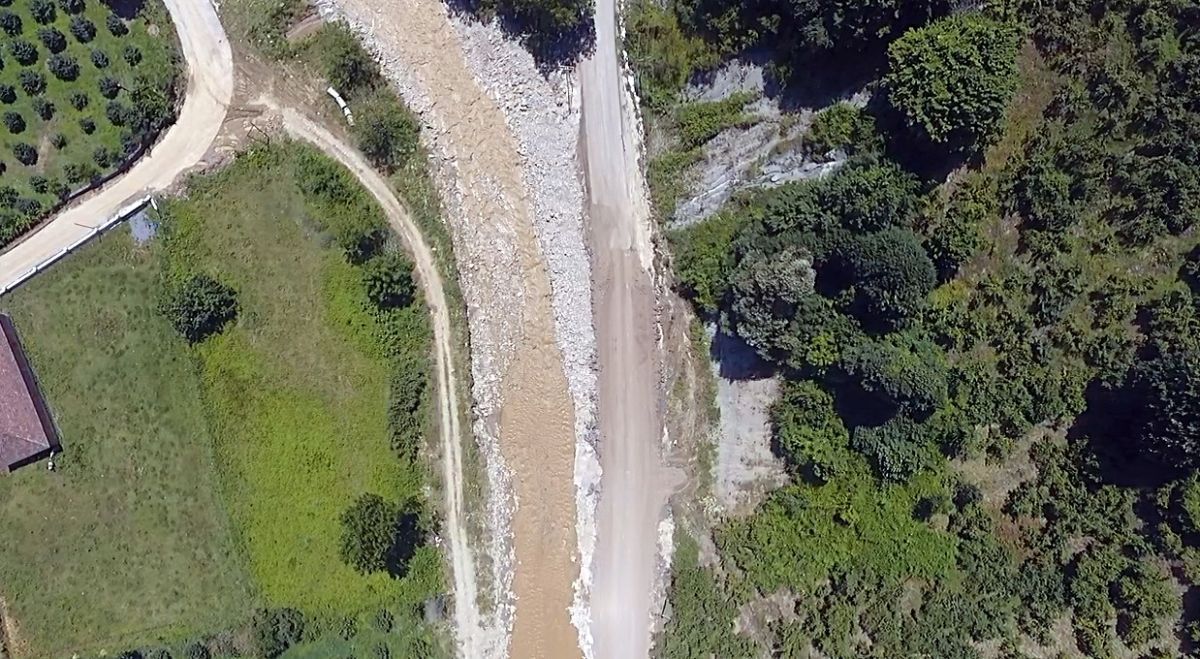 Düzce'de sel sonrası ulaşım yolları düzenleniyor
