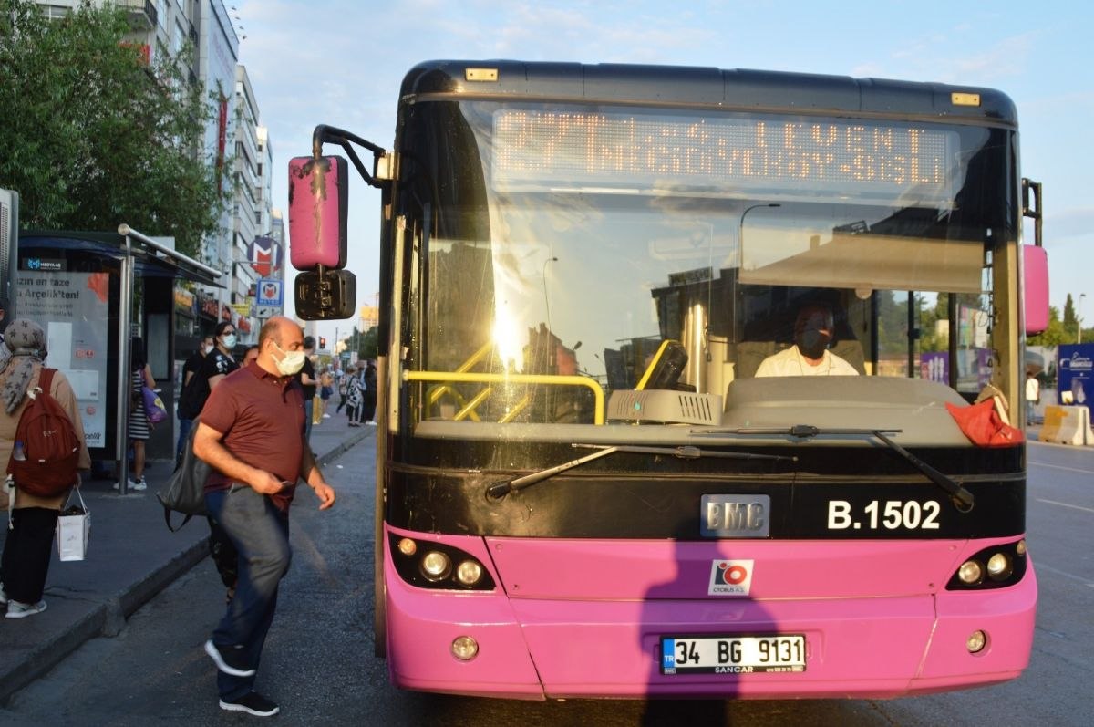 Bayram sonrası İstanbul trafiği yeniden yoğunlaşıyor