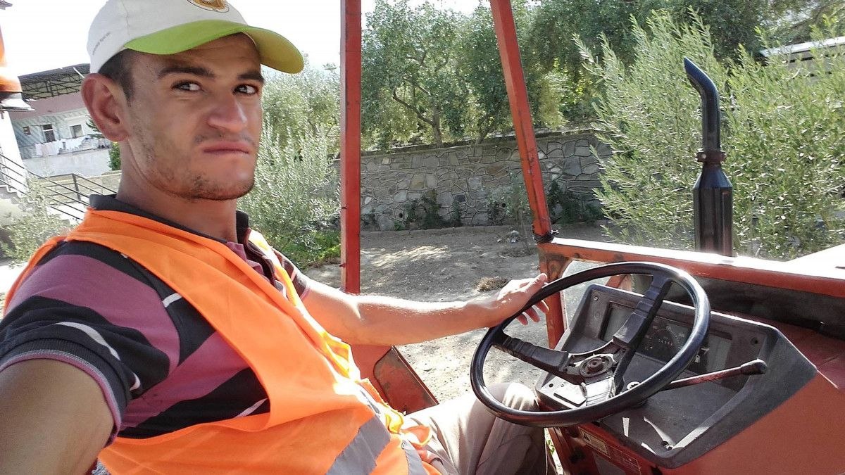Aydın'daki sürücü, devrilen traktörün altında kalınca vefat etti