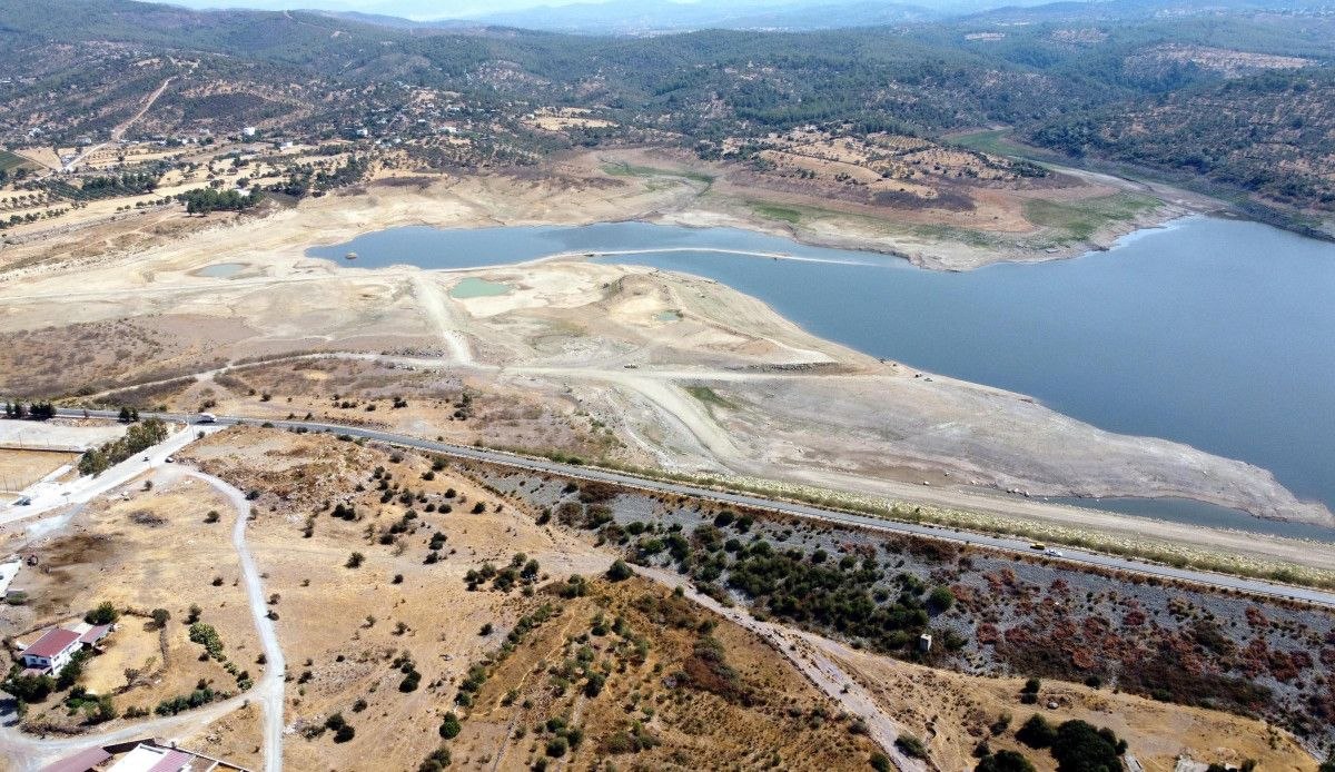Mumcular Barajı, dolulukta yüzde 10'un altına geriledi