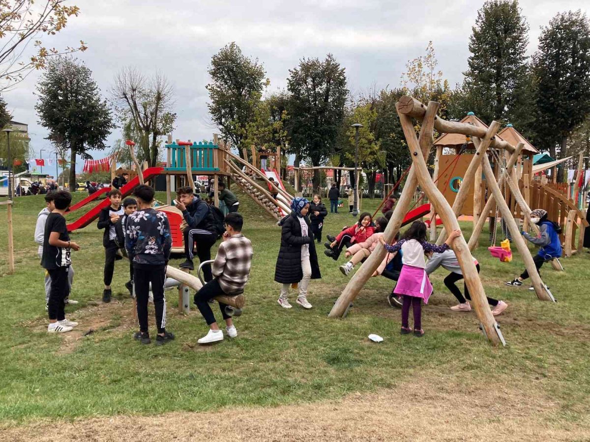 Düzce'de Millet Bahçesi açılmadan doldu