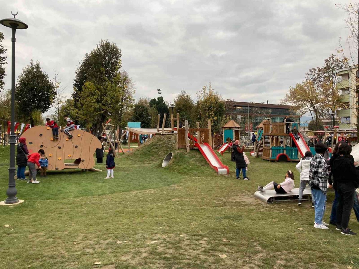 Düzce'de Millet Bahçesi açılmadan doldu