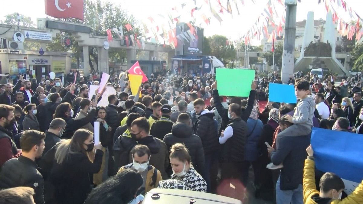 Pandemi izni biten mahkumlar, cezaevine dönmemek için eylem yaptı