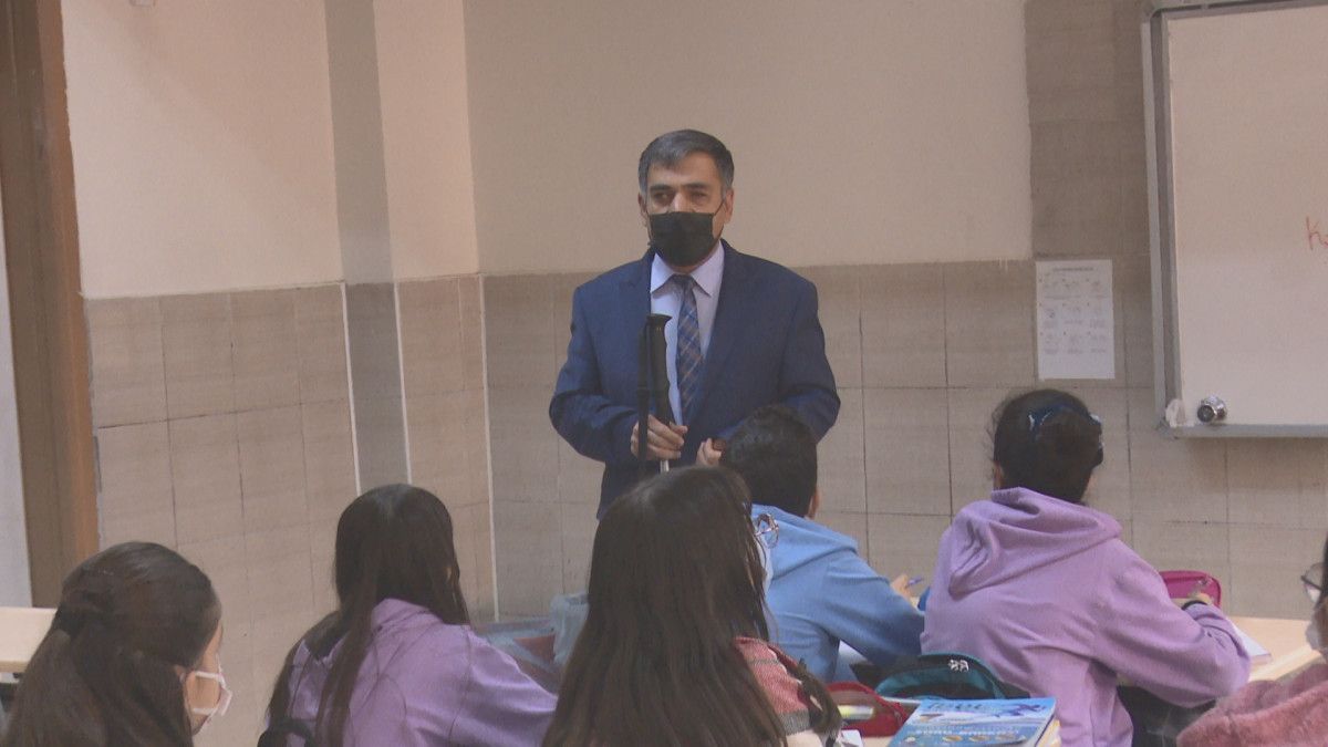 Malatya'daki görme engelli öğretmen, 17 yıldır öğrenci yetiştiriyor