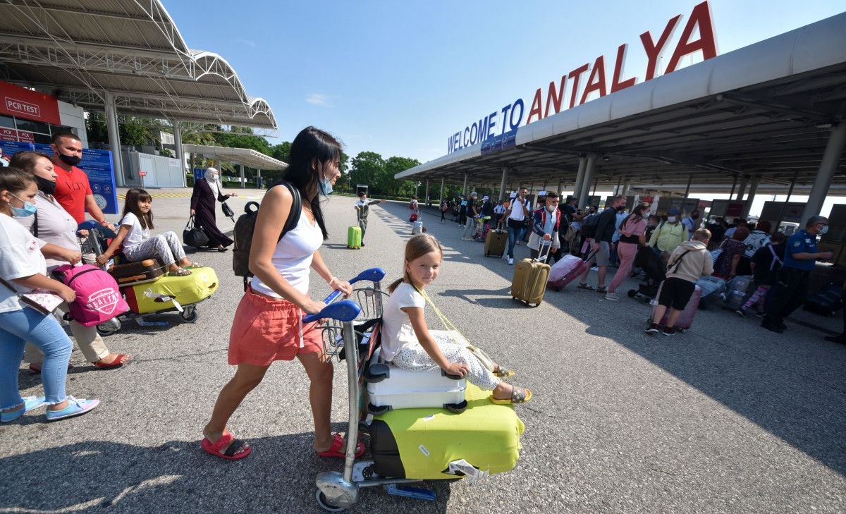 Antalya, 2021'de 9 milyon 81 bin turist ağırladı