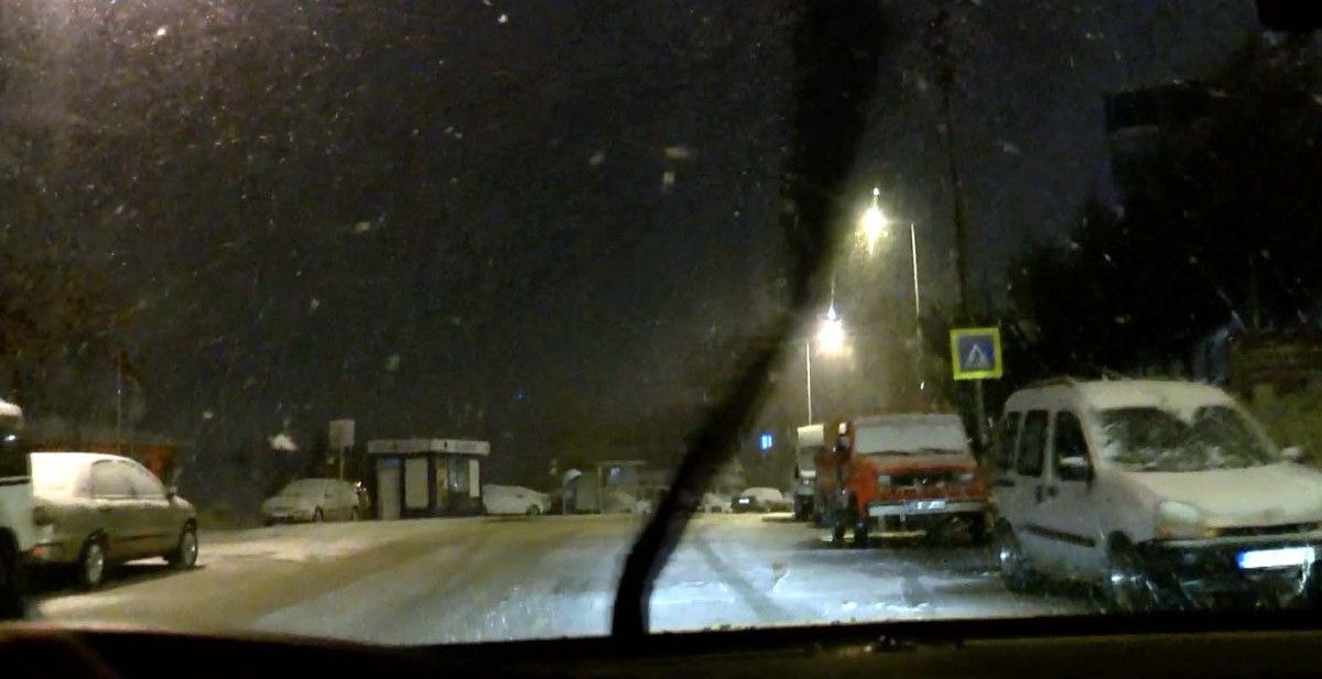 Ankara'da beklenen kar yağışı başladı