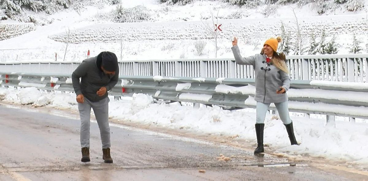 İzmir'in yüksek kesimlerinde kar yağışı