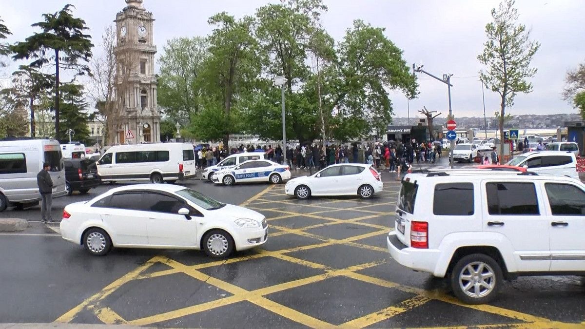 Dolmabahçe Sarayı'nda bayram yoğunluğu