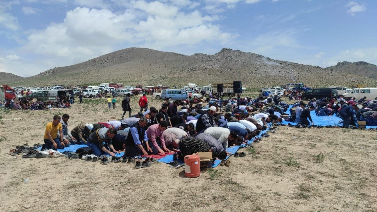 Konyalılar yağmur duasına çıktı