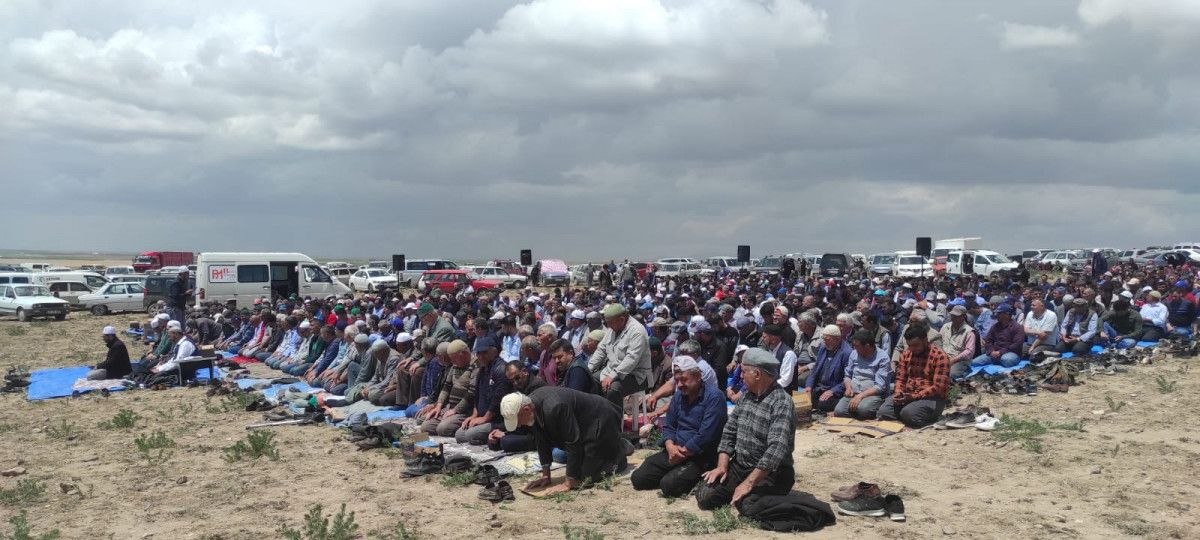 Konyalılar yağmur duasına çıktı