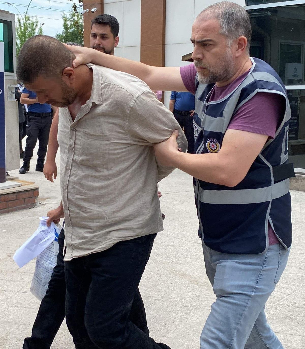 Kocaeli'de otobüsteki kız çocuğuna bakıp kendini tatmin eden şahıs adliyede