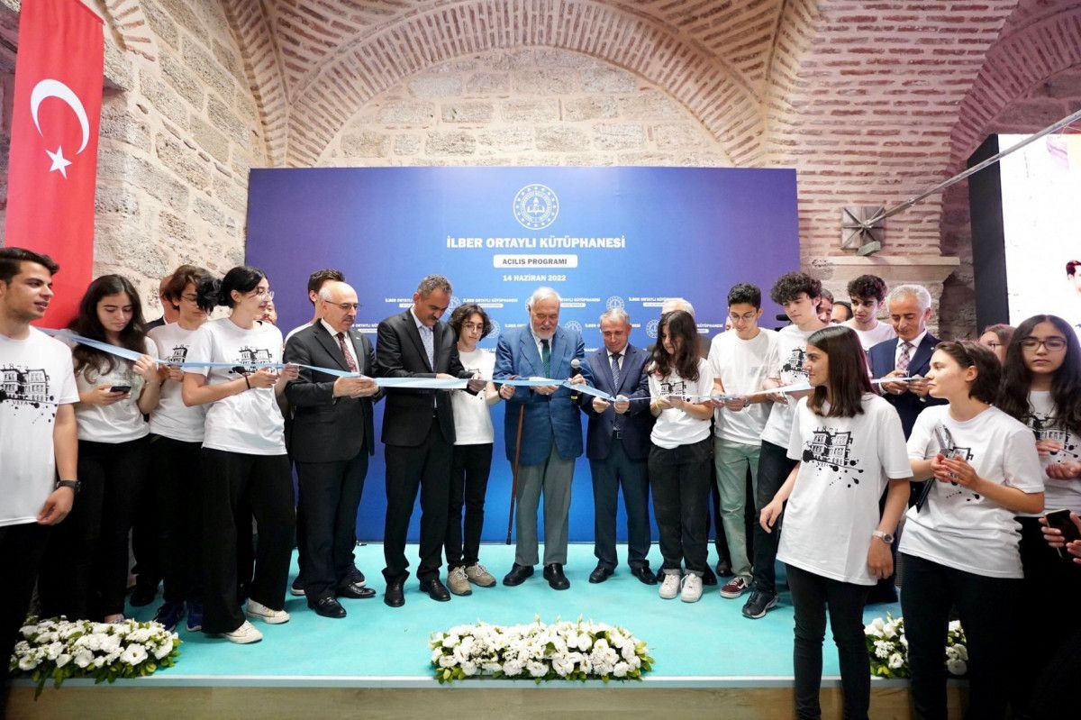 Fatih’teki Vefa Lisesi’nde İlber Ortaylı Kütüphanesi açıldı