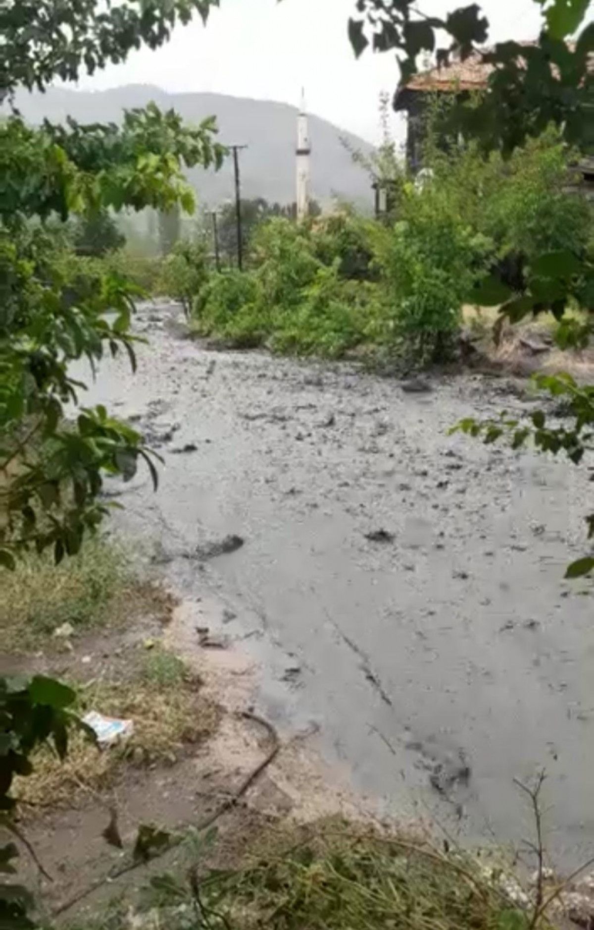 Ankara'da sağanak sele neden oldu