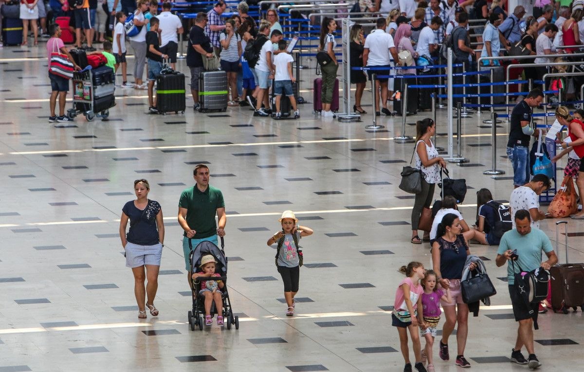 Antalya'ya yılın ilk 6 ayında 5 milyona yakın tatilci geldi