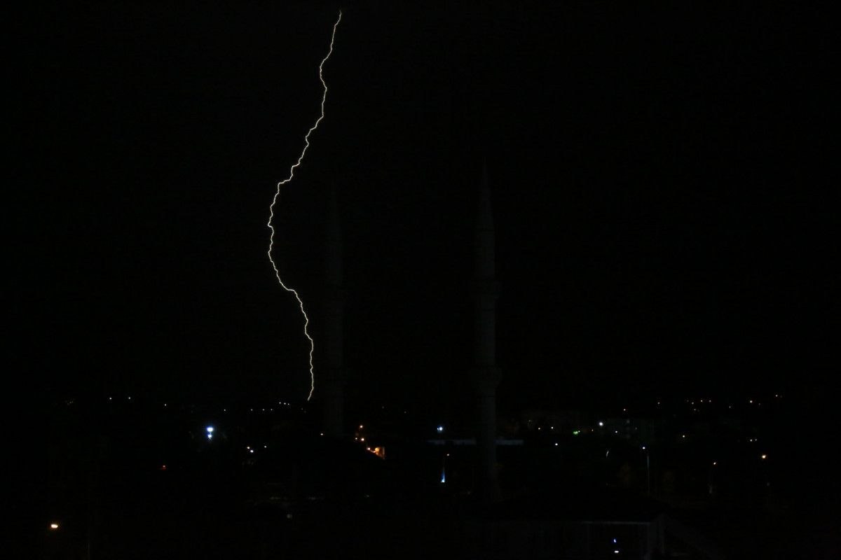 Malatya'da şimşekli gece