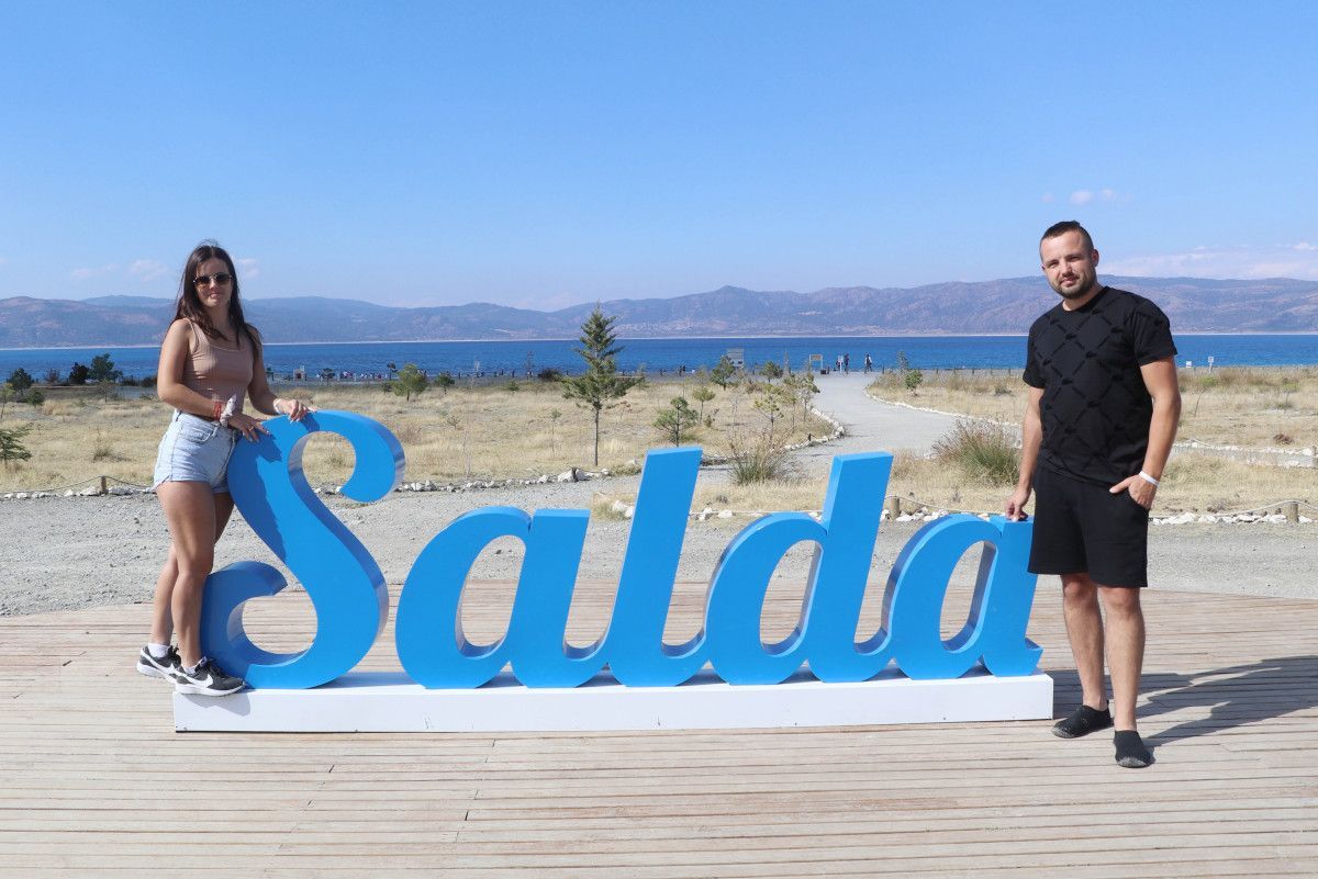 Salda Gölü sonbaharda da ziyaretçilerini ağırlıyor