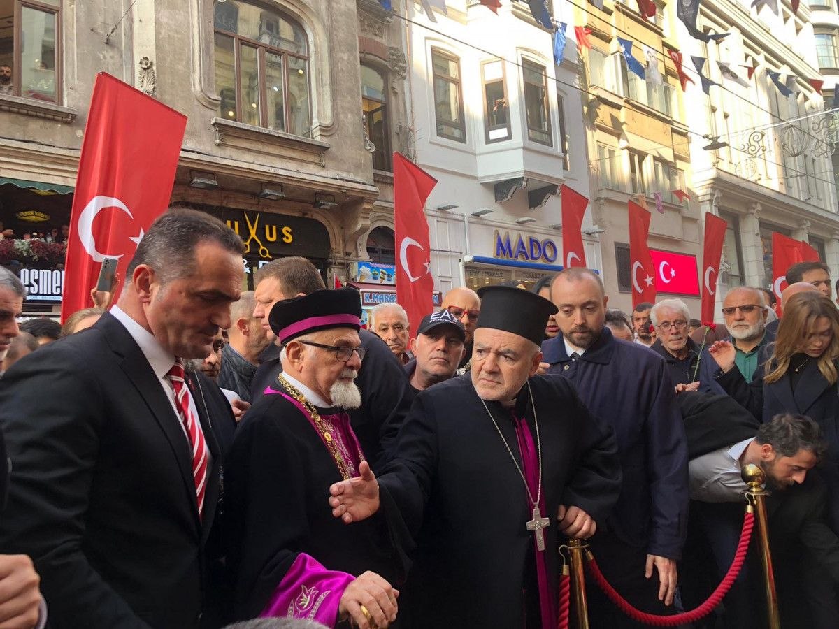 İstiklal Caddesi'nde teröre karşı birlik ve beraberlik yürüyüşü düzenlendi