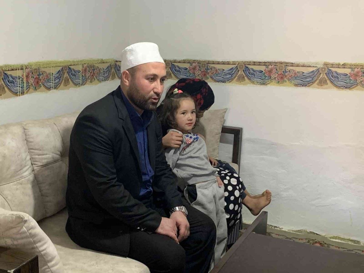 Eskişehir'de Afgan aileye imam sahip çıktı