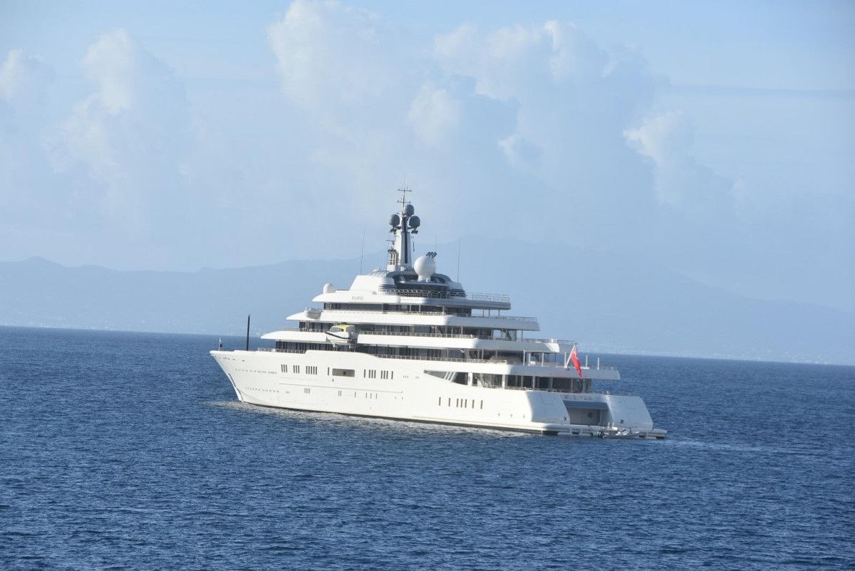 Roman Abramoviç'in ultra lüks yatları Muğla'da demirledi