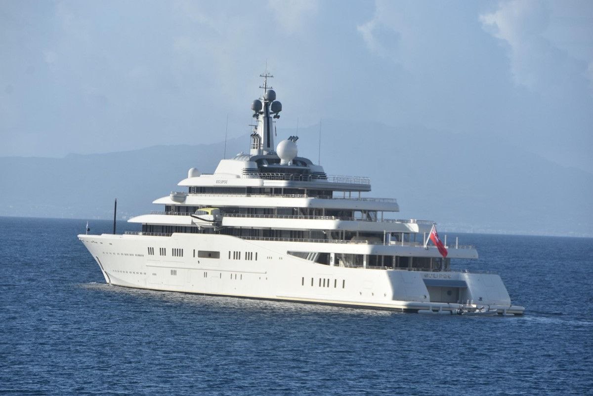 Roman Abramoviç'in ultra lüks yatları Muğla'da demirledi