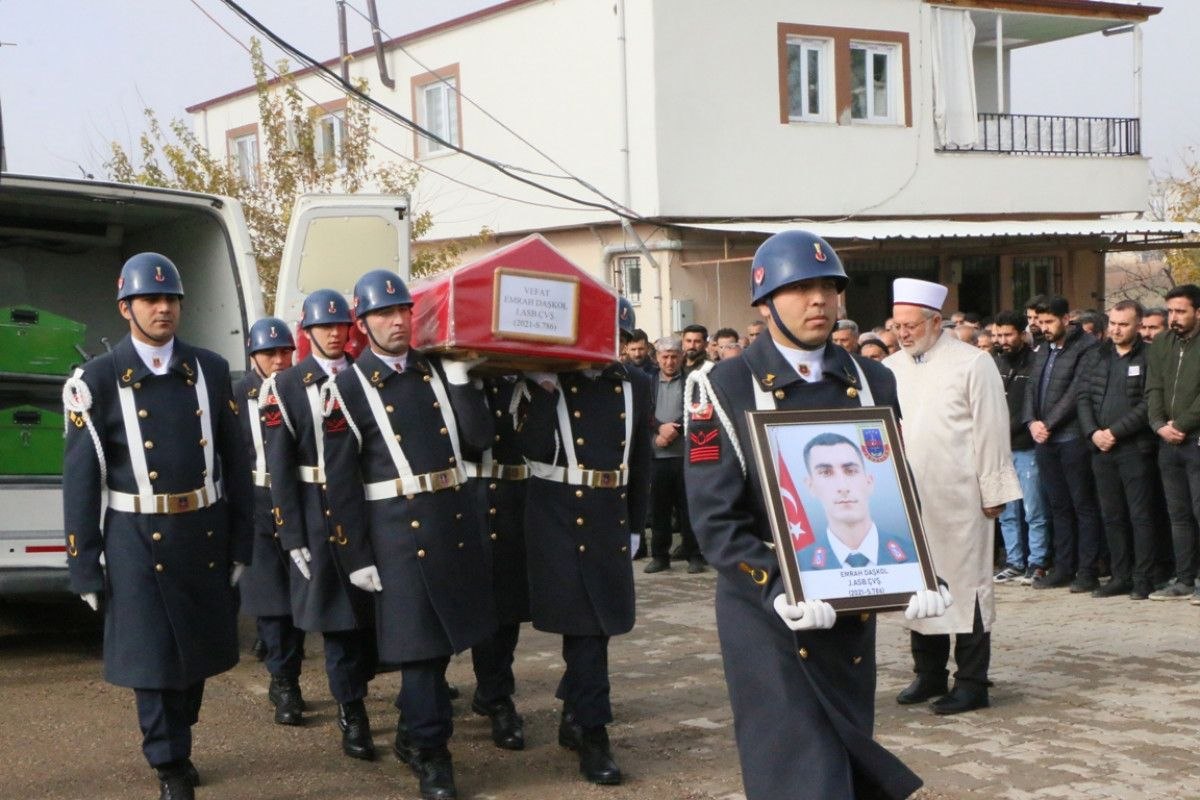 Gaziantep'te kazada ölen astsubay, son yolculuğuna uğurlandı