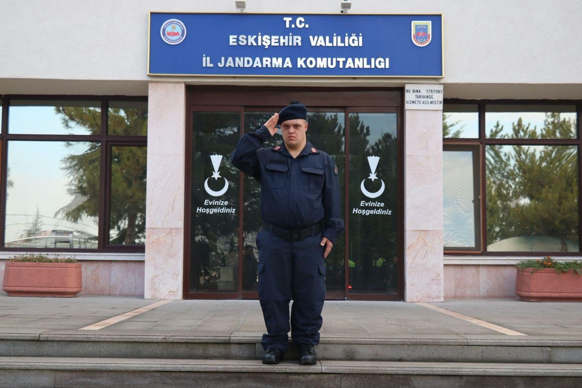 Eskişehir'de down sendromlu Mücahid bir günlüğüne asker oldu