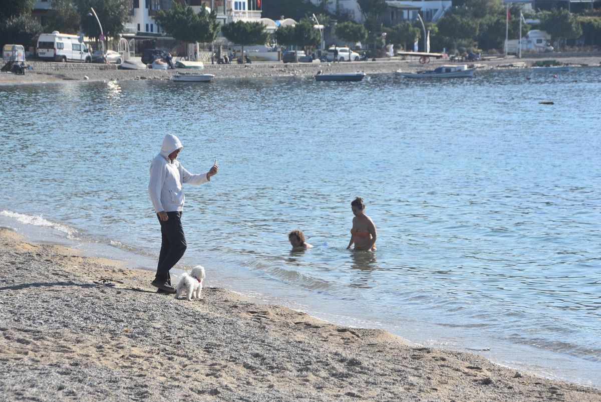 Muğla'da turistlerin deniz keyfi