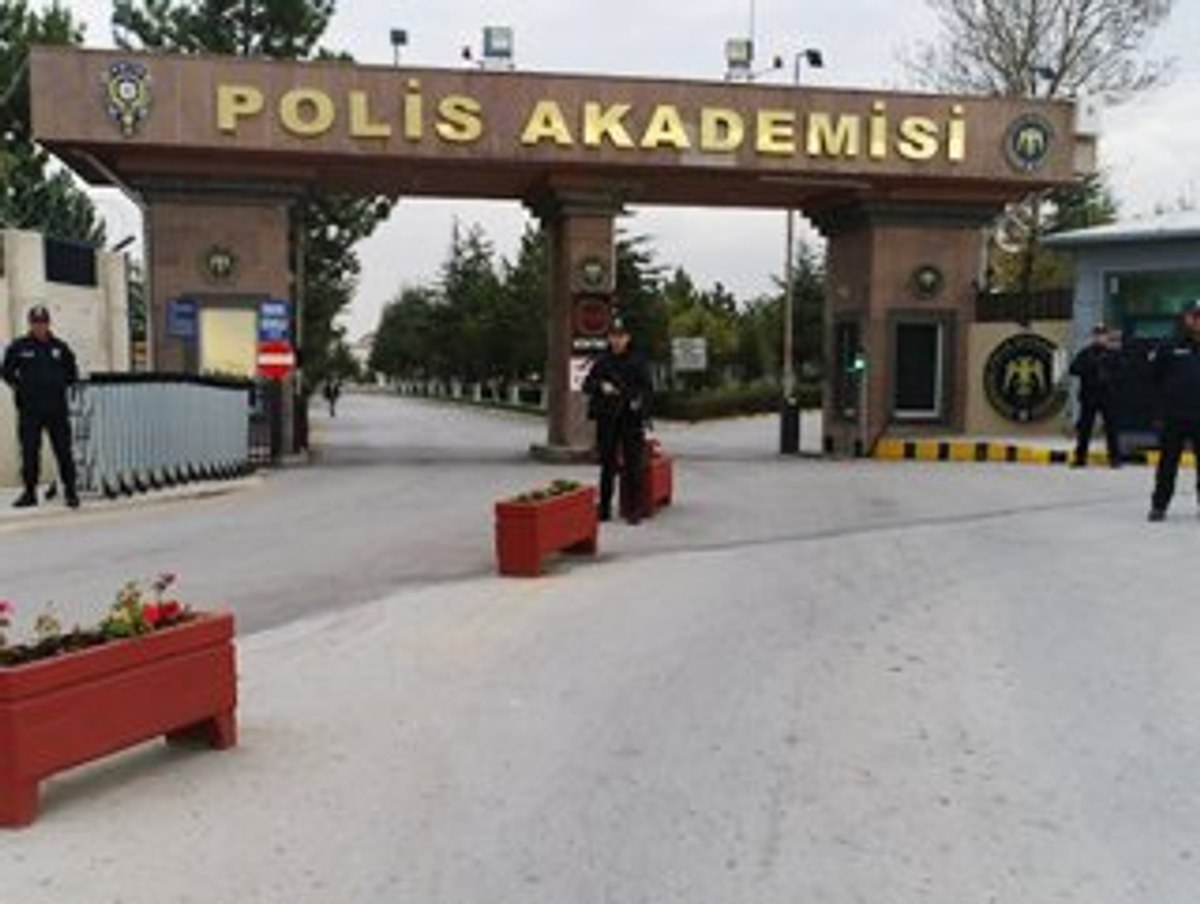 Polis Akademisi sınav sorularını sızdıranlara ceza