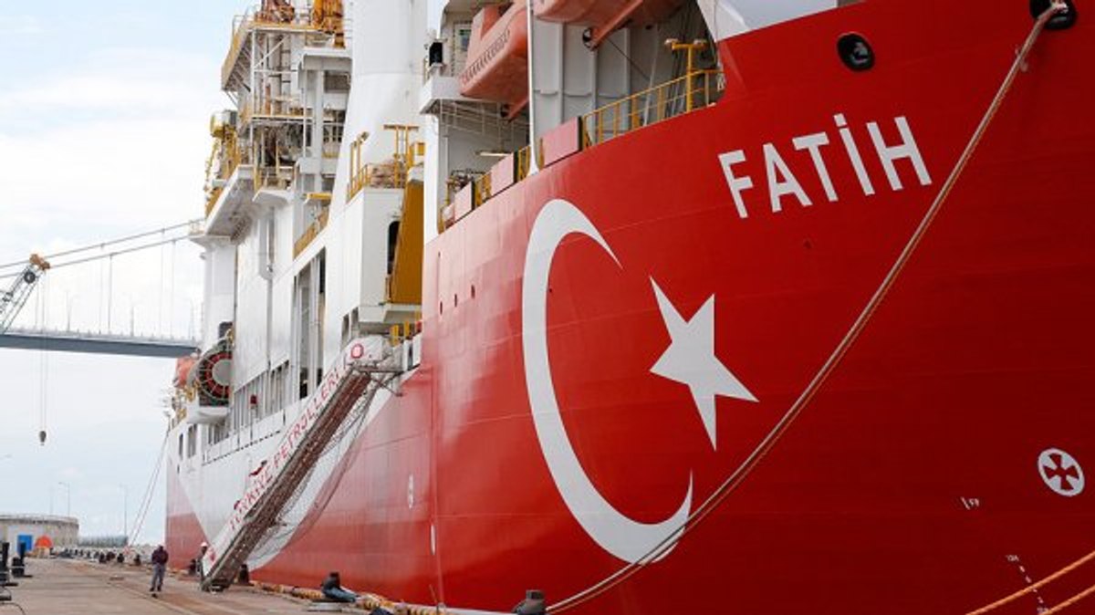 Çipras'tan Türkiye'ye sondaj uyarısı
