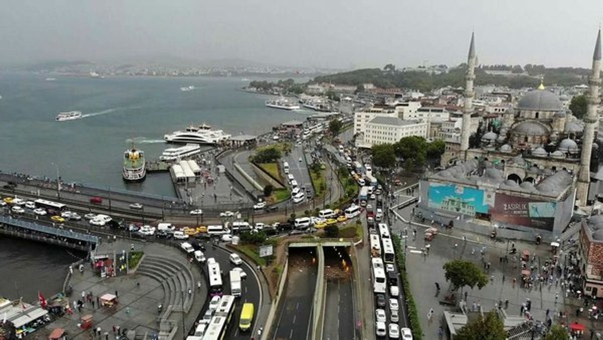 Fatih'te metrekareye 114 kilogram yağış düştü