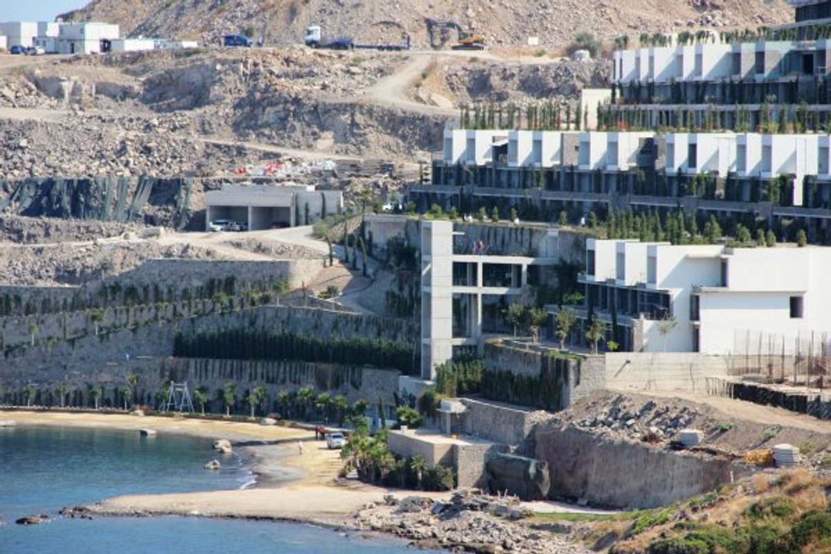 Bodrum'da kaçak yapıların yıkımı başlıyor